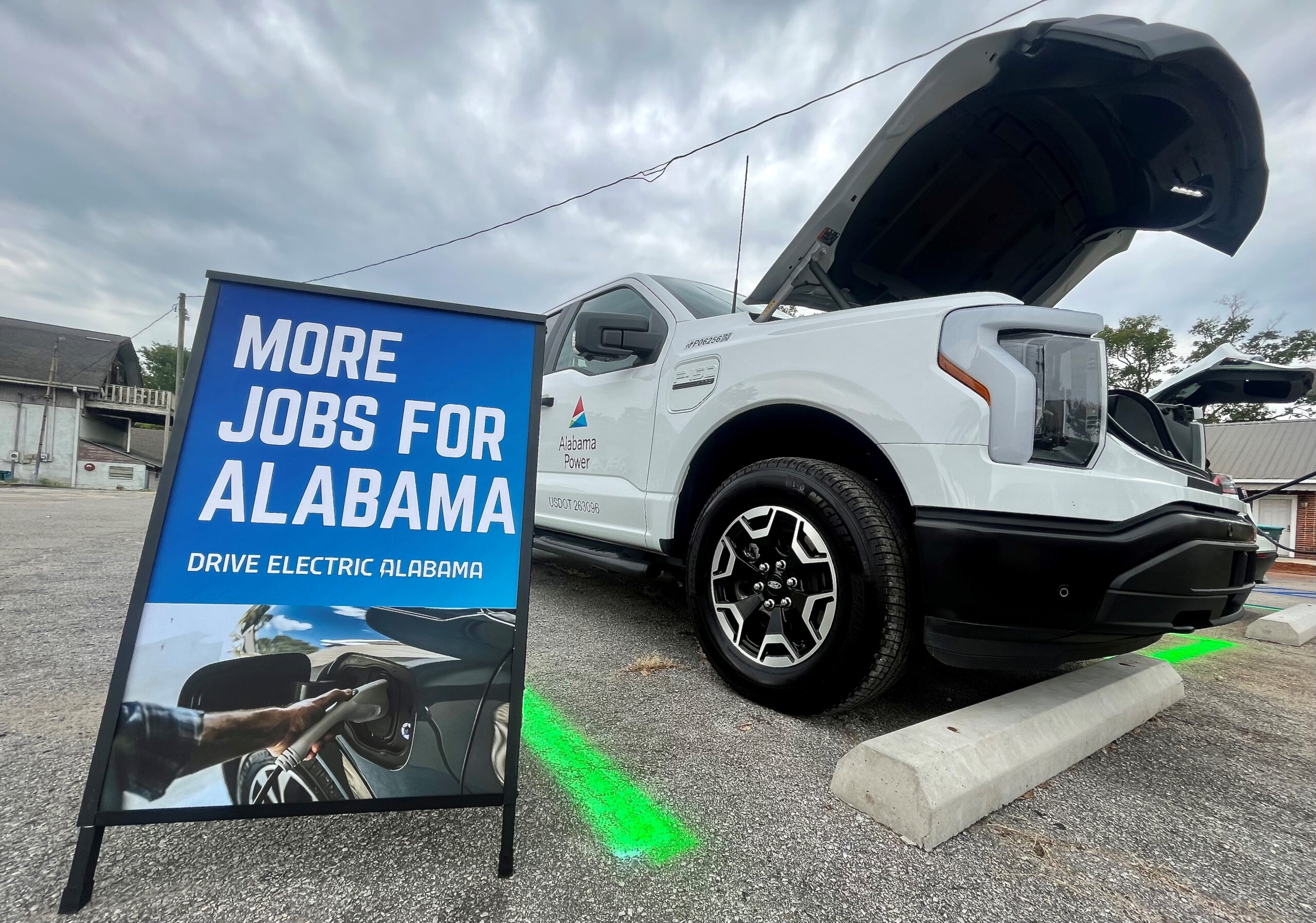 The Drive Electric Alabama EV Summit is offering a discounted registration rate for all electric vehicle owners to attend the event in Birmingham.